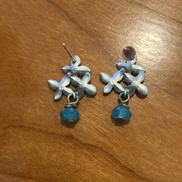 Sweet Flowers with Blue Bead Earrings-posts - Picture 4 of 5